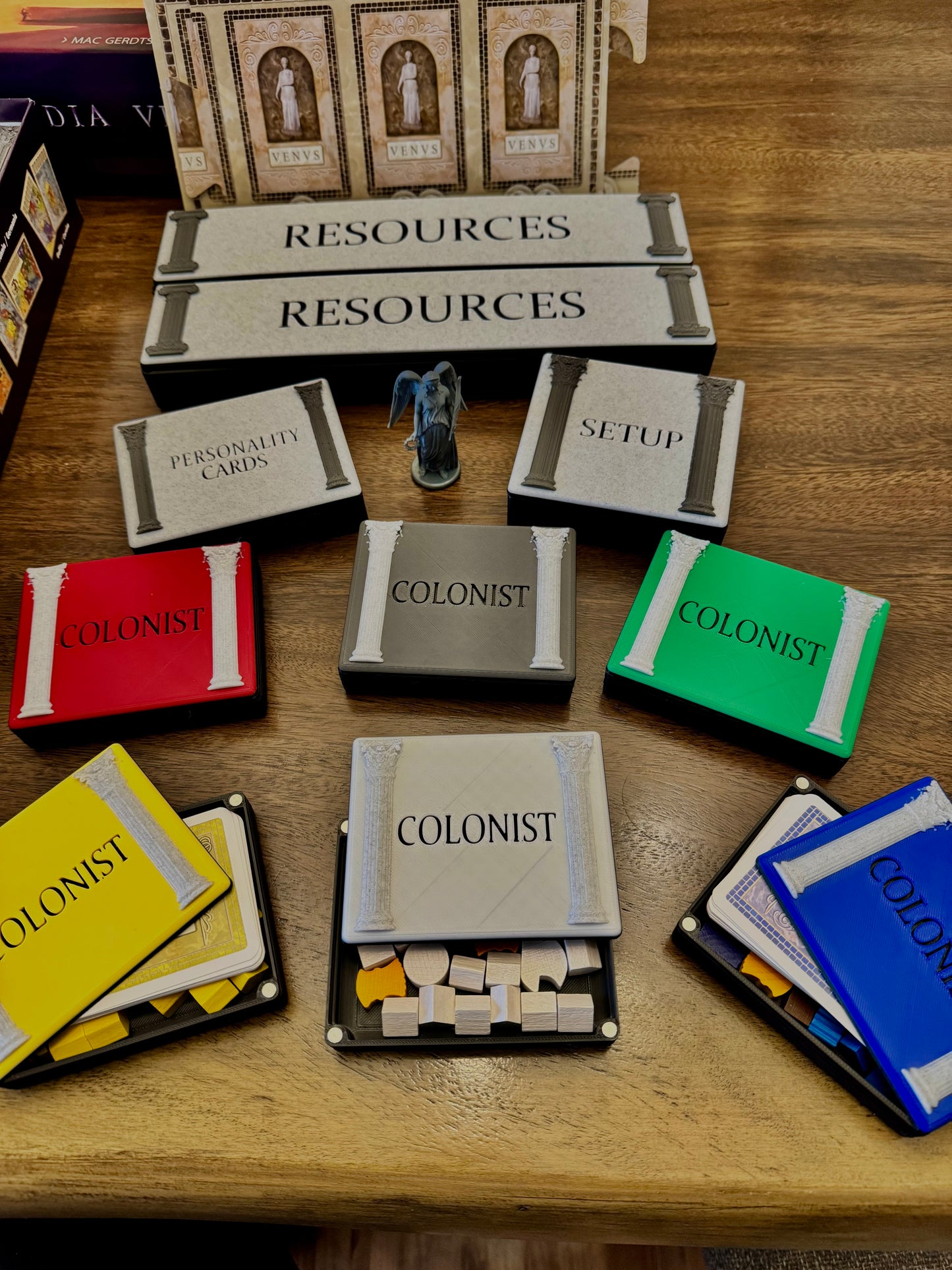 Concordia Venus Organizational Insert supports Solitaria (game not included)