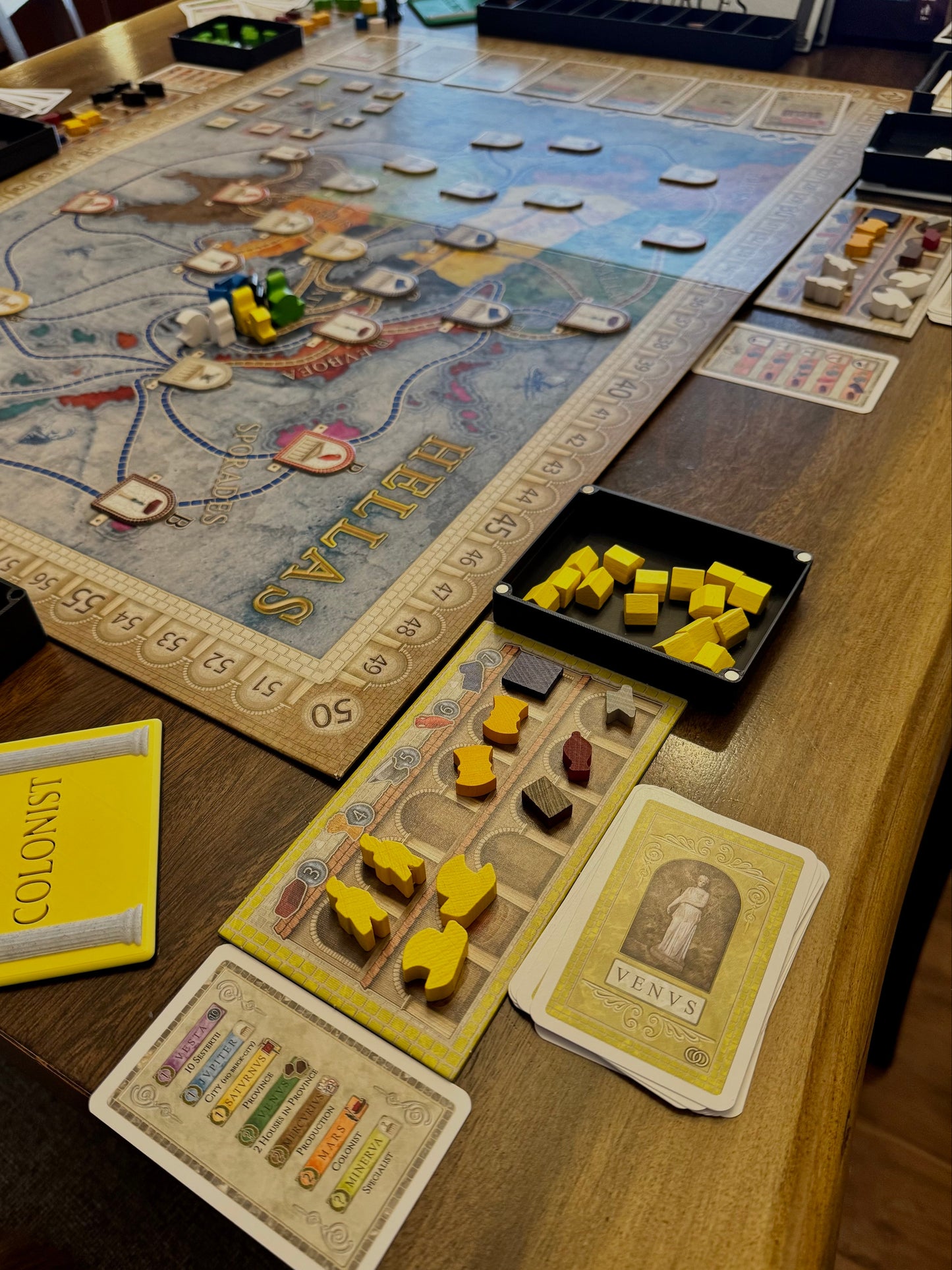 Concordia Venus Organizational Insert supports Solitaria (game not included)