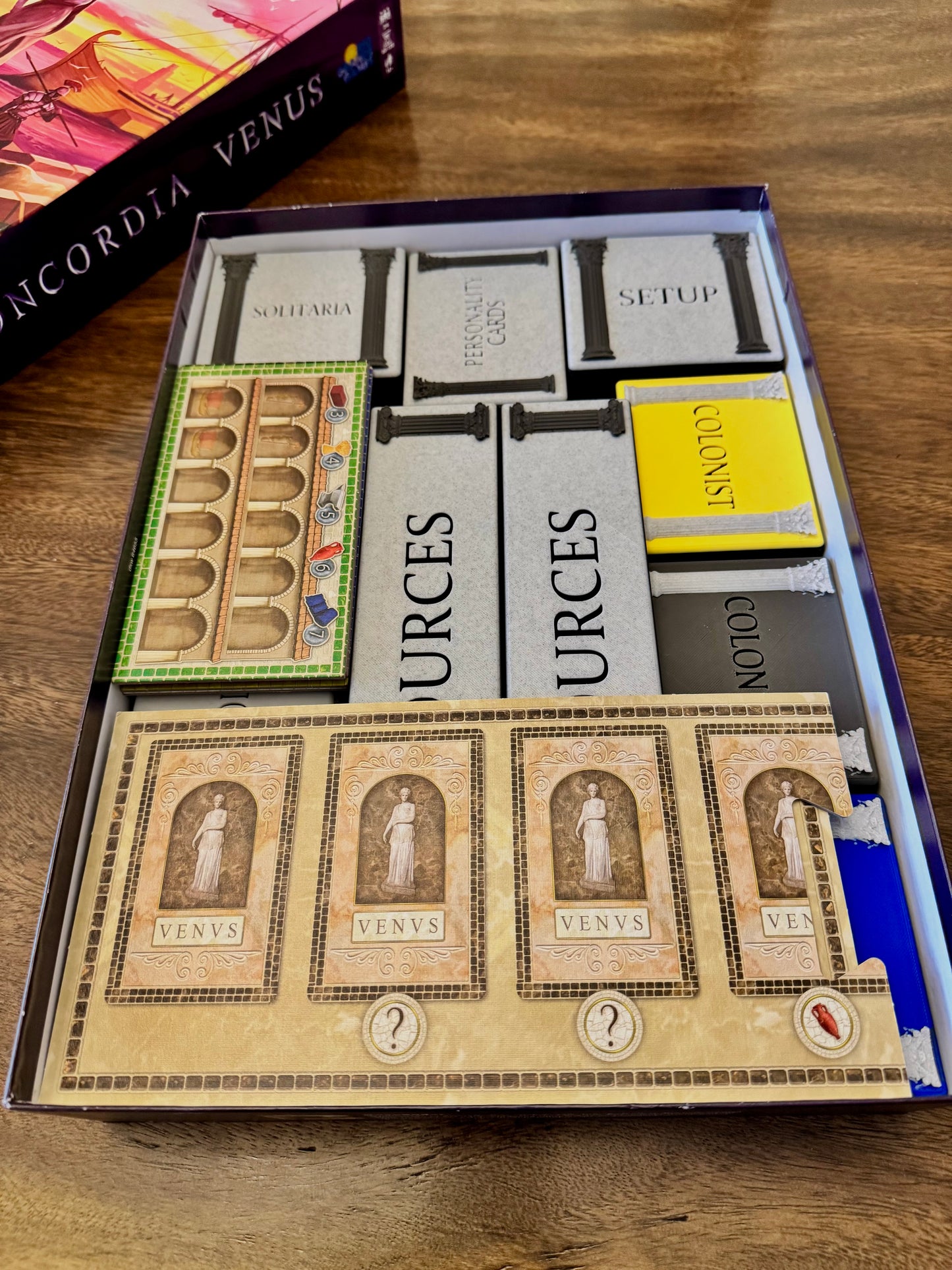 Concordia Venus Organizational Insert supports Solitaria (game not included)